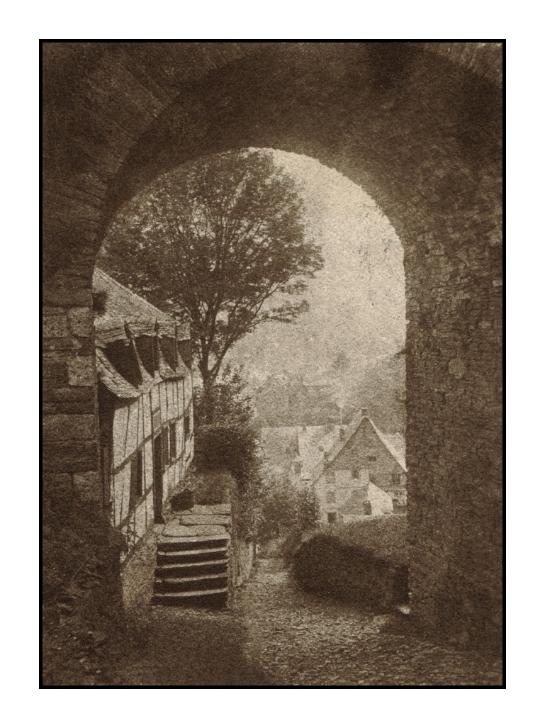 Blick durch das Eseltor, Montjoie (Monschau) 1905