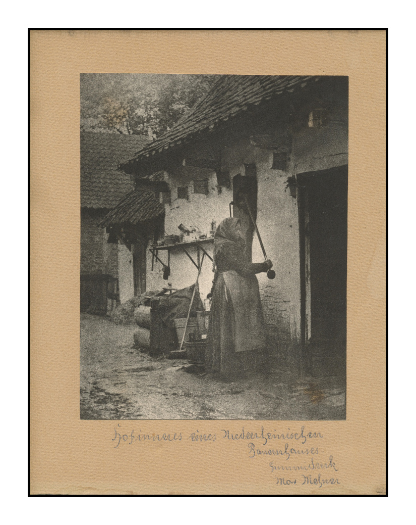 Hofinneres eines niederrheinischen Bauernhauses, ohne Dat., ca. 1904